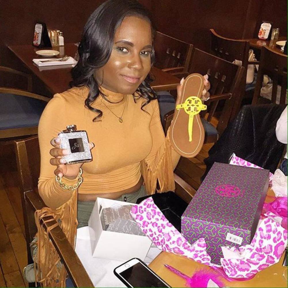 Meet your Posher, Janecia